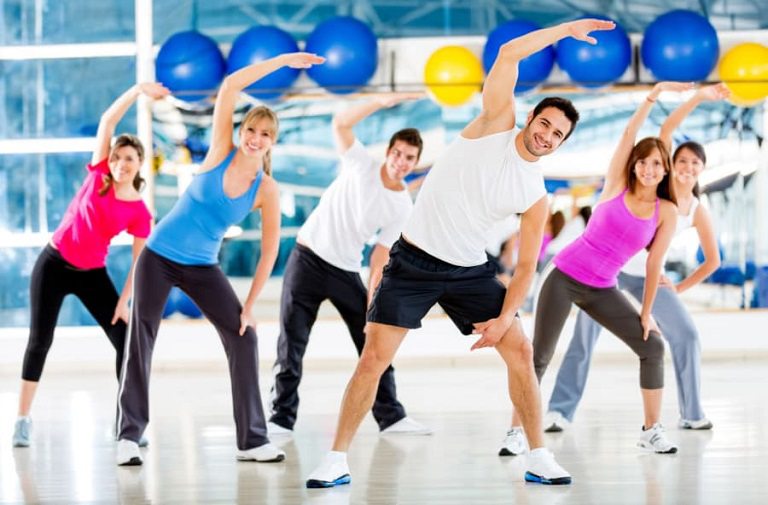 Thường xuyên luyện tập thể dục để giúp các khớp vận động linh hoạt, tránh thoái hóa khớp