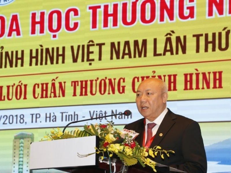 Bác sĩ Nguyễn Văn Thạch được tôn vinh là người có bàn tay vàng trong phẫu phẫu thuật cột sống ở Việt Nam