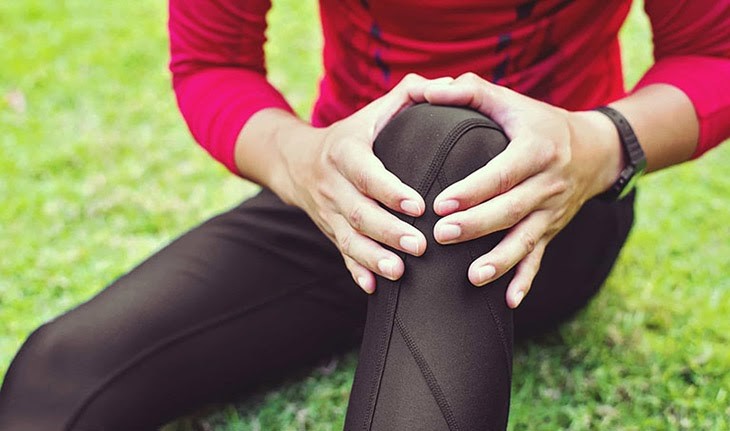 Luyện tập thể thao là phương pháp hỗ trợ trị liệu đau khớp gối được y học công nhận.